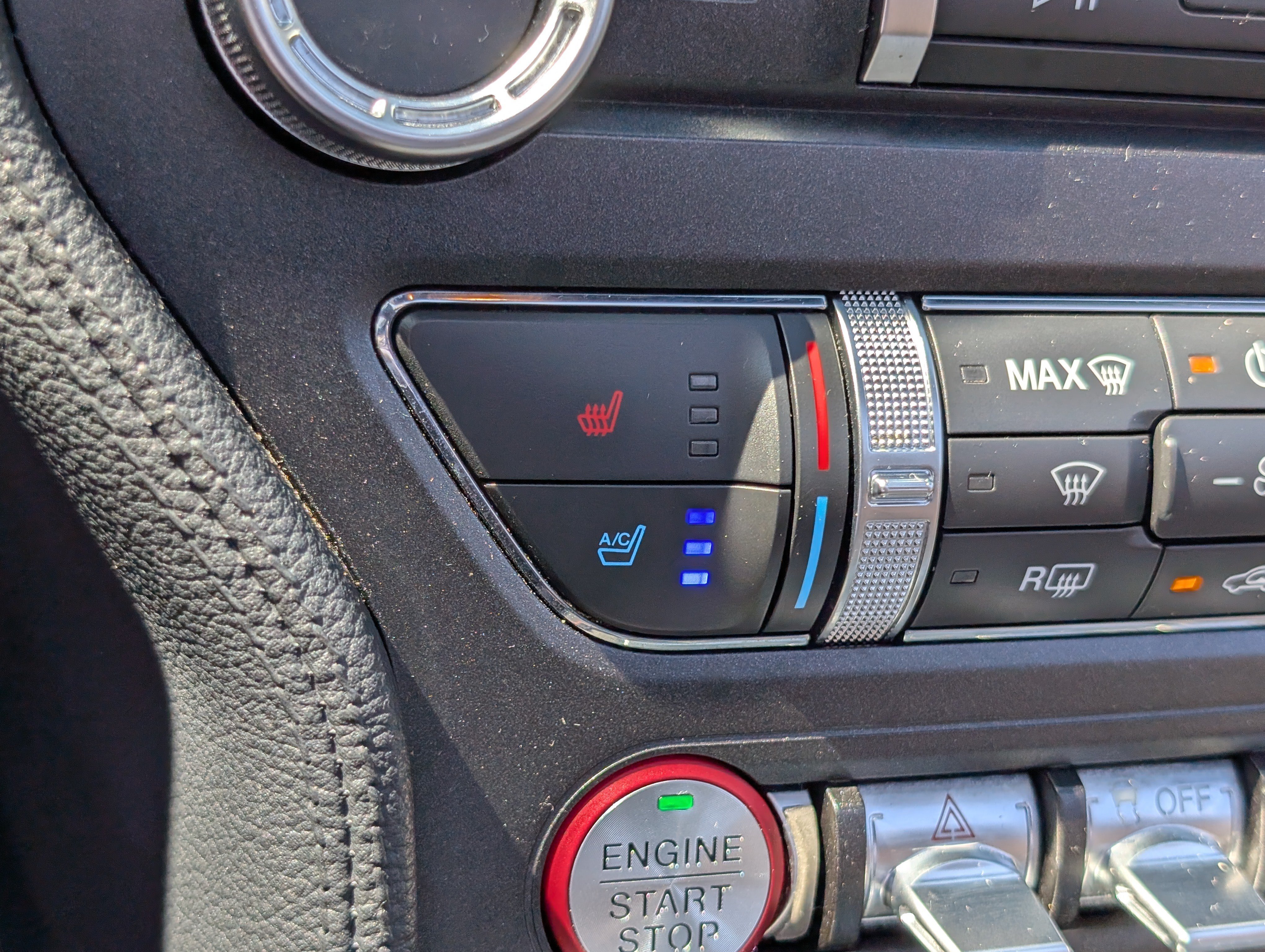 Used 2019 Ford Mustang GT Premium w/ Equipment Group 401A RWD image 25