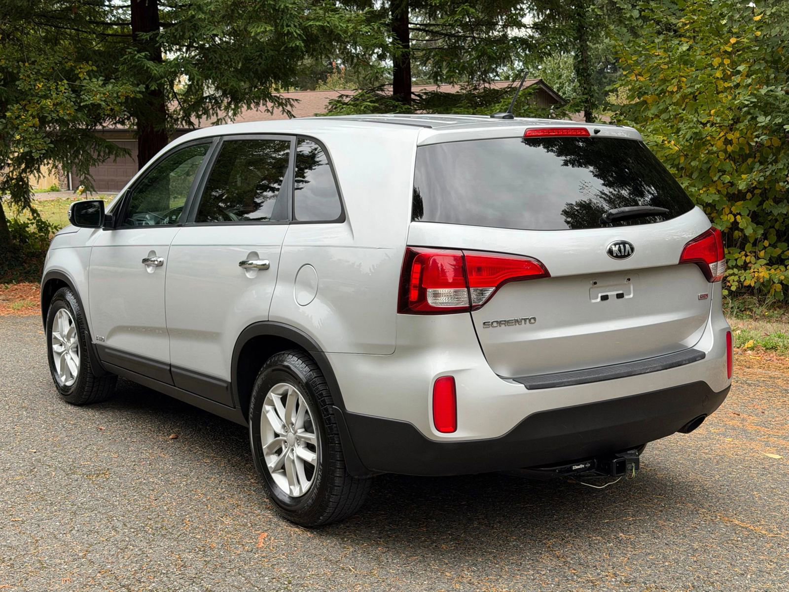 Used 2015 Kia Sorento LX image 3