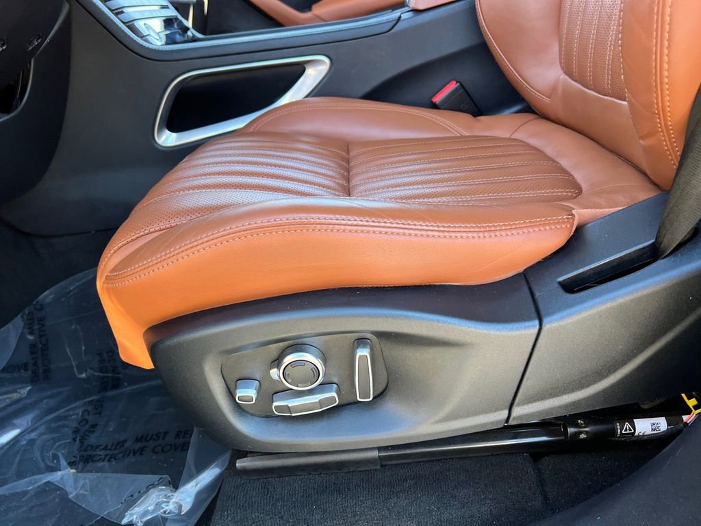 Used 2019 Jaguar F-PACE Portfolio image 15