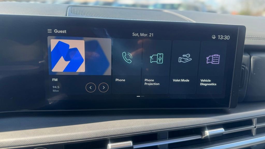 Certified 2025 Hyundai Santa Fe SE image 11