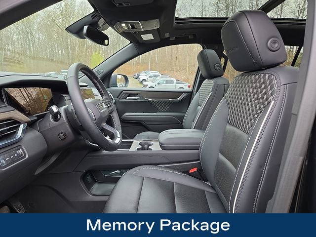 Used 2025 GMC Acadia Denali w/ LPO, Floor Liner Package AWD/4WD image 2