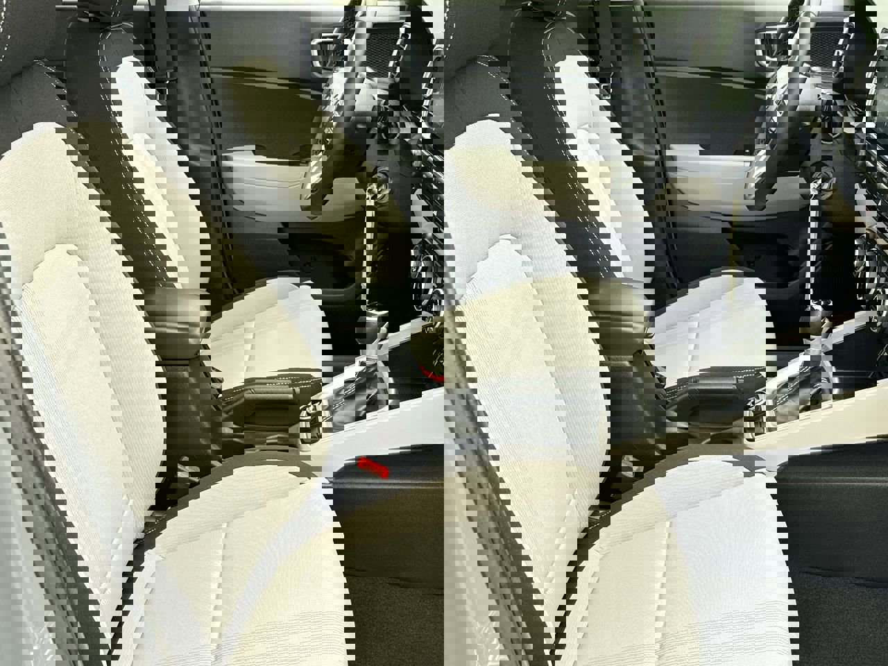 Used 2021 Hyundai Venue SEL image 20