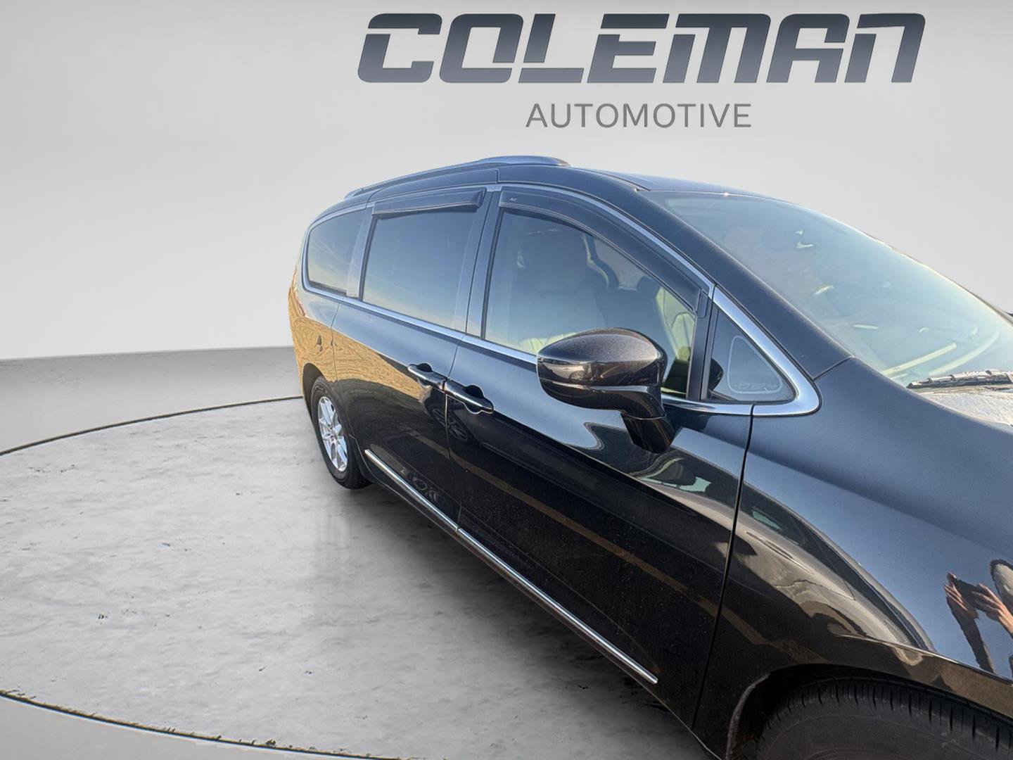 Used 2020 Chrysler Pacifica Touring-L image 6