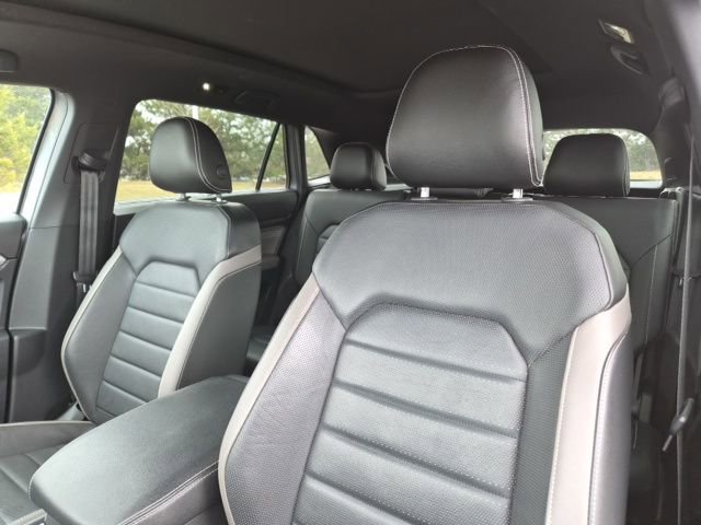 Used 2021 Volkswagen Atlas Cross Sport SEL Premium R-Line image 17