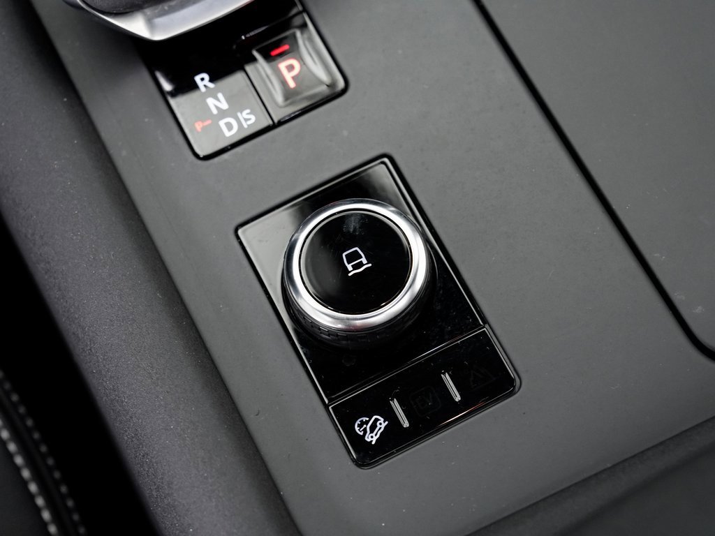 Used 2023 Land Rover Discovery S R-Dynamic image 19