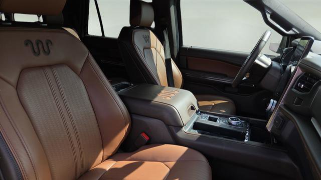 Used 2024 Ford Expedition King Ranch image 18