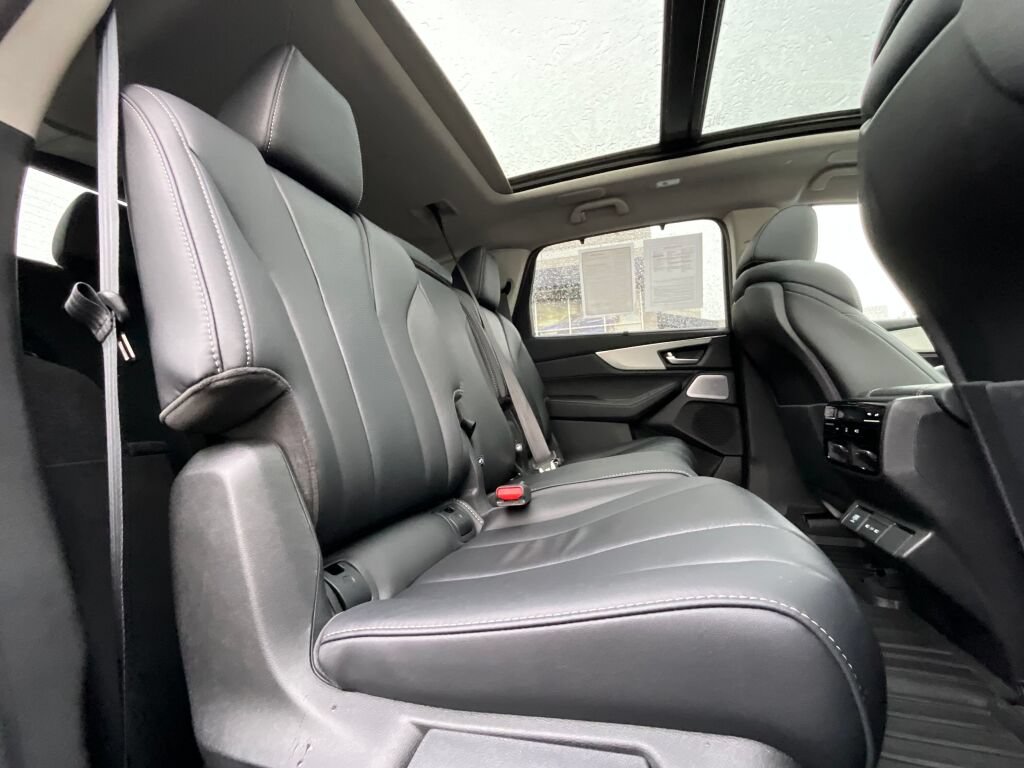 Certified 2026 Acura MDX w/ Technology Package FWD image 13
