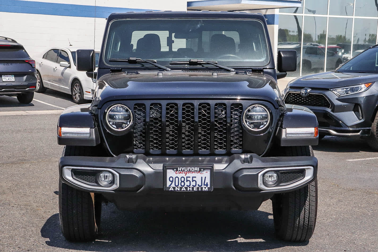 Used 2021 Jeep Gladiator Sport AWD/4WD image 2