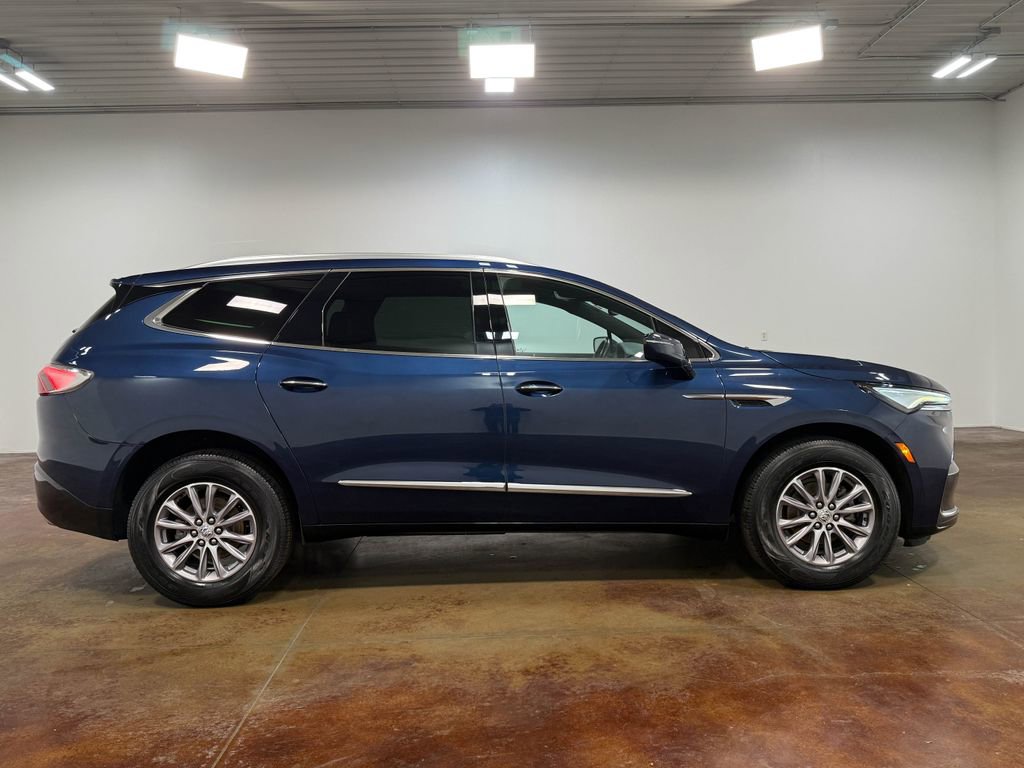 Used 2023 Buick Enclave Essence AWD/4WD image 23