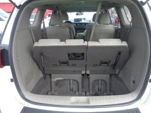 Used 2016 Kia Sedona L image 17