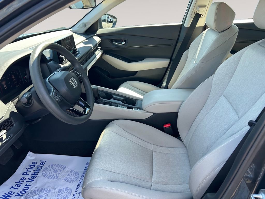Used 2025 Honda Accord SE image 9