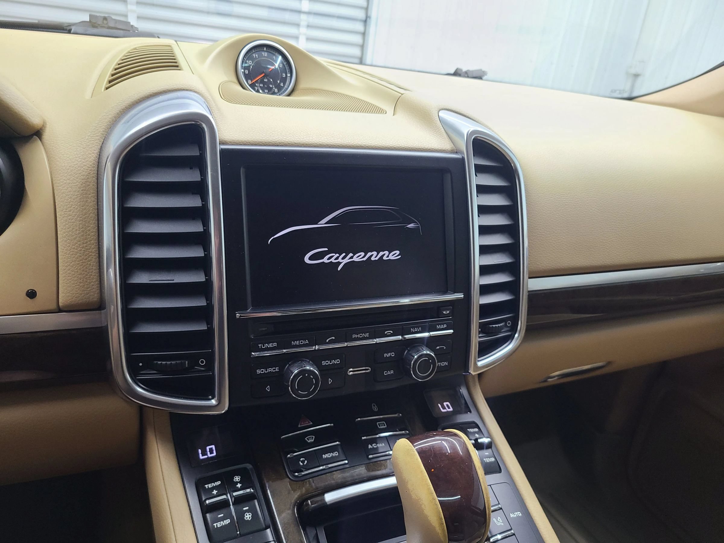 Used 2013 Porsche Cayenne Diesel AWD/4WD image 26