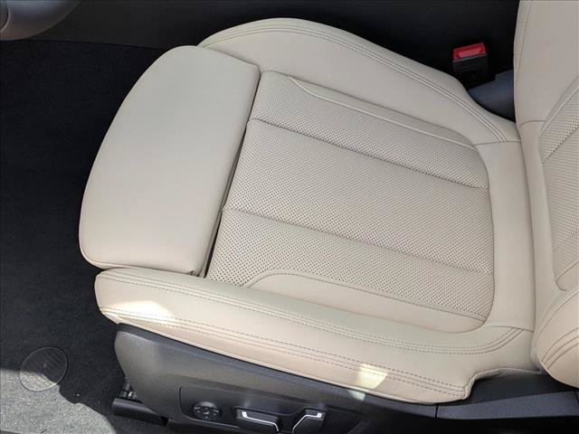 New 2026 BMW 330i xDrive Sedan w/ Premium Package AWD/4WD image 4