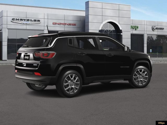 Used 2024 Jeep Compass Latitude w/ Sun and Sound Group AWD/4WD image 8