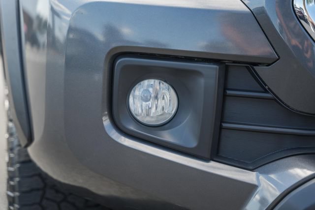 Used 2018 Toyota Tacoma TRD Off-Road w/ Four Season Floor Mat Package AWD/4WD image 14