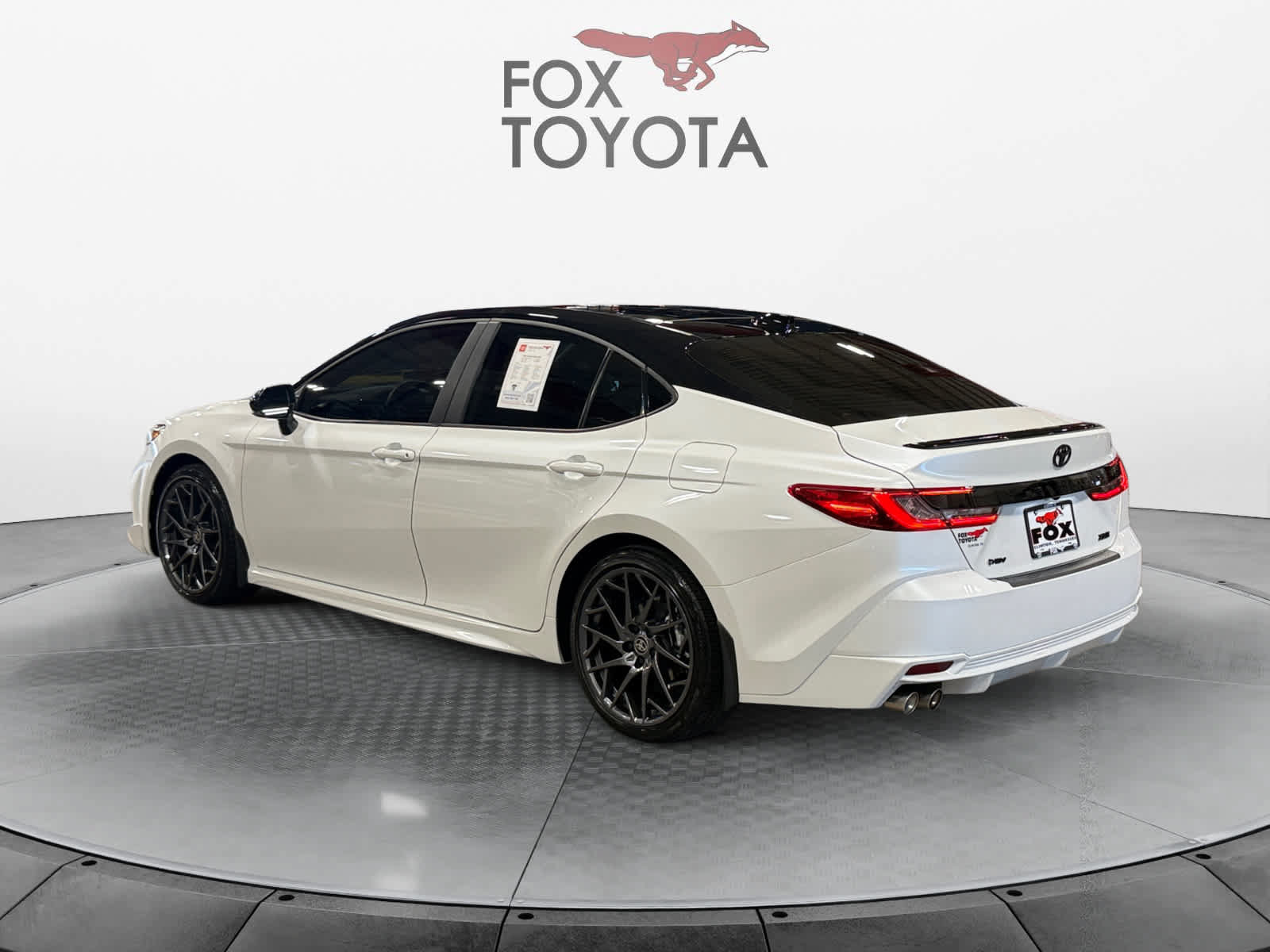 Used 2026 Toyota Camry XSE FWD image 4
