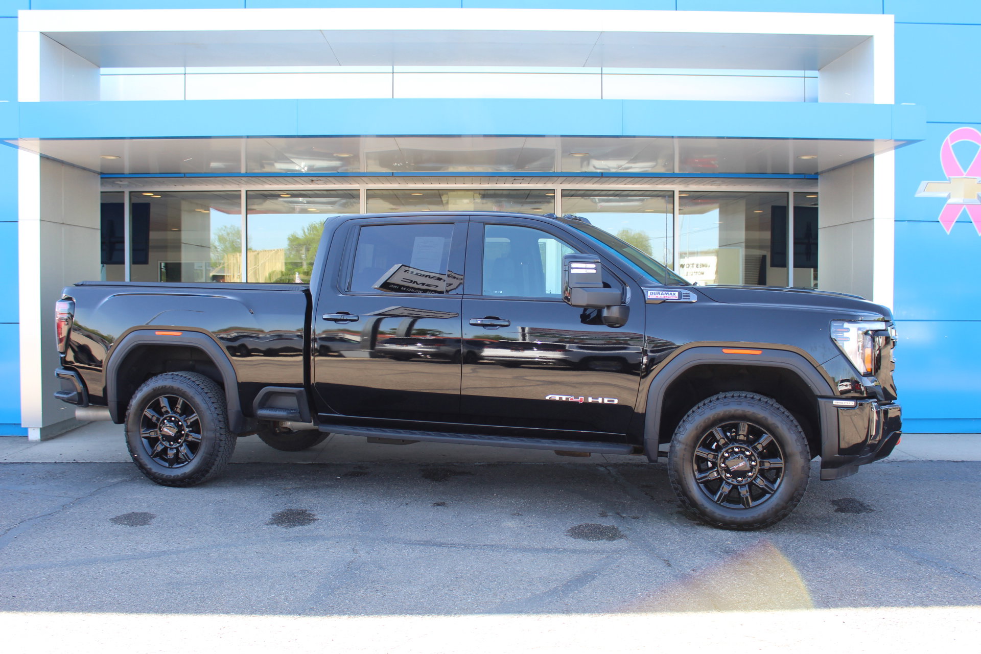 Used 2024 GMC Sierra 3500 AT4 w/ AT4 Premium Plus Package AWD/4WD image 2