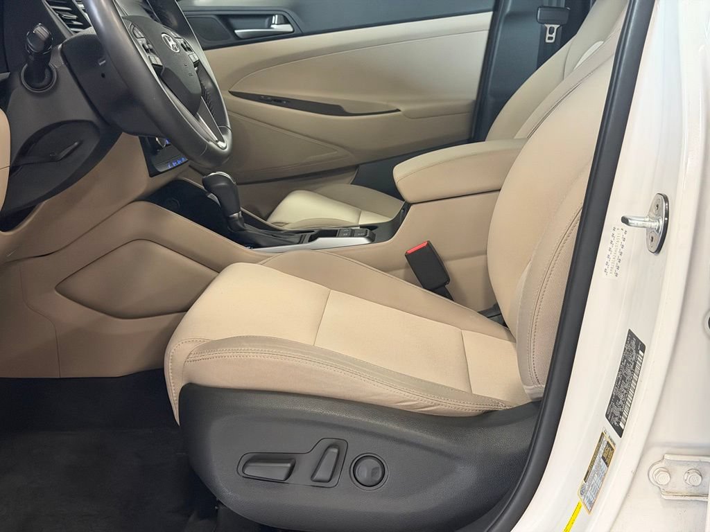 Used 2017 Hyundai Tucson Sport w/ Cargo Package AWD/4WD image 12