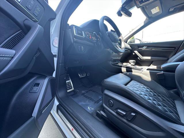 Certified 2024 Audi SQ5 Premium Plus w/ Premium Plus Package AWD/4WD image 17