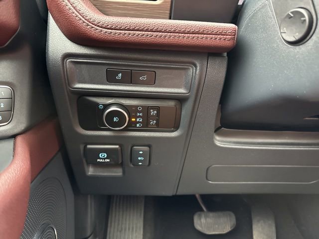 Used 2024 Ford Expedition Limited image 22