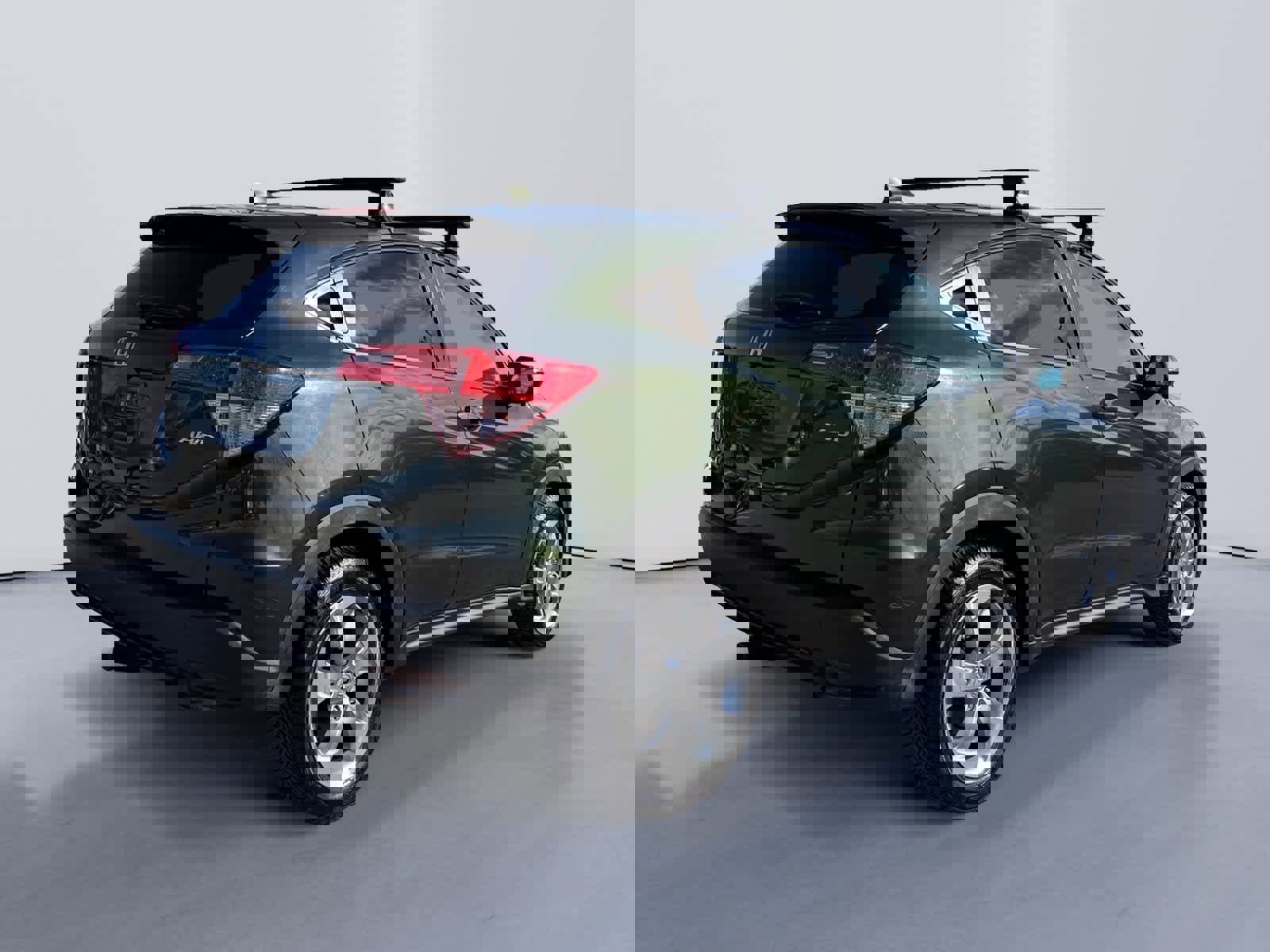 Used 2017 Honda HR-V EX image 3