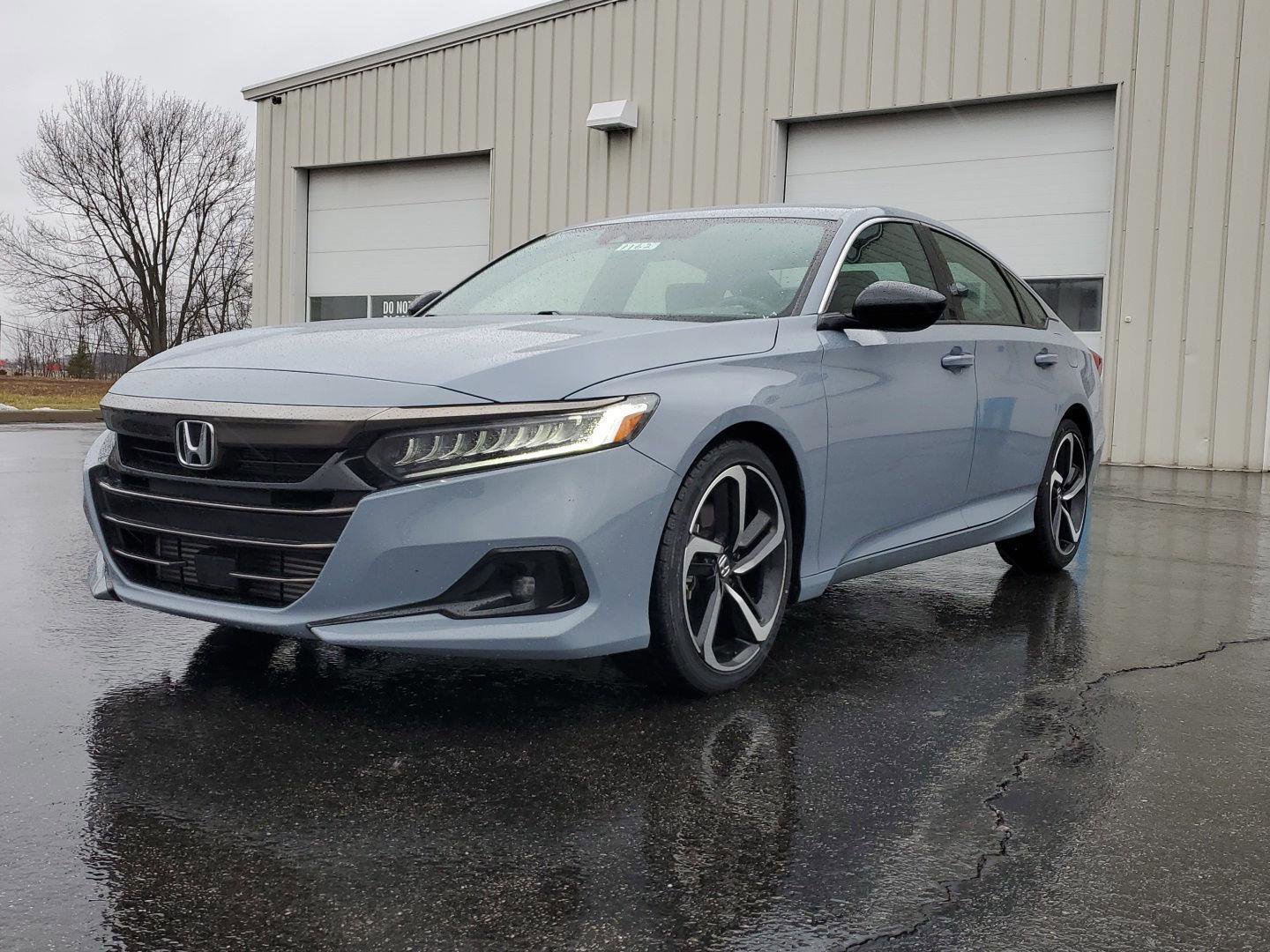 Used 2022 Honda Accord Sport image 3
