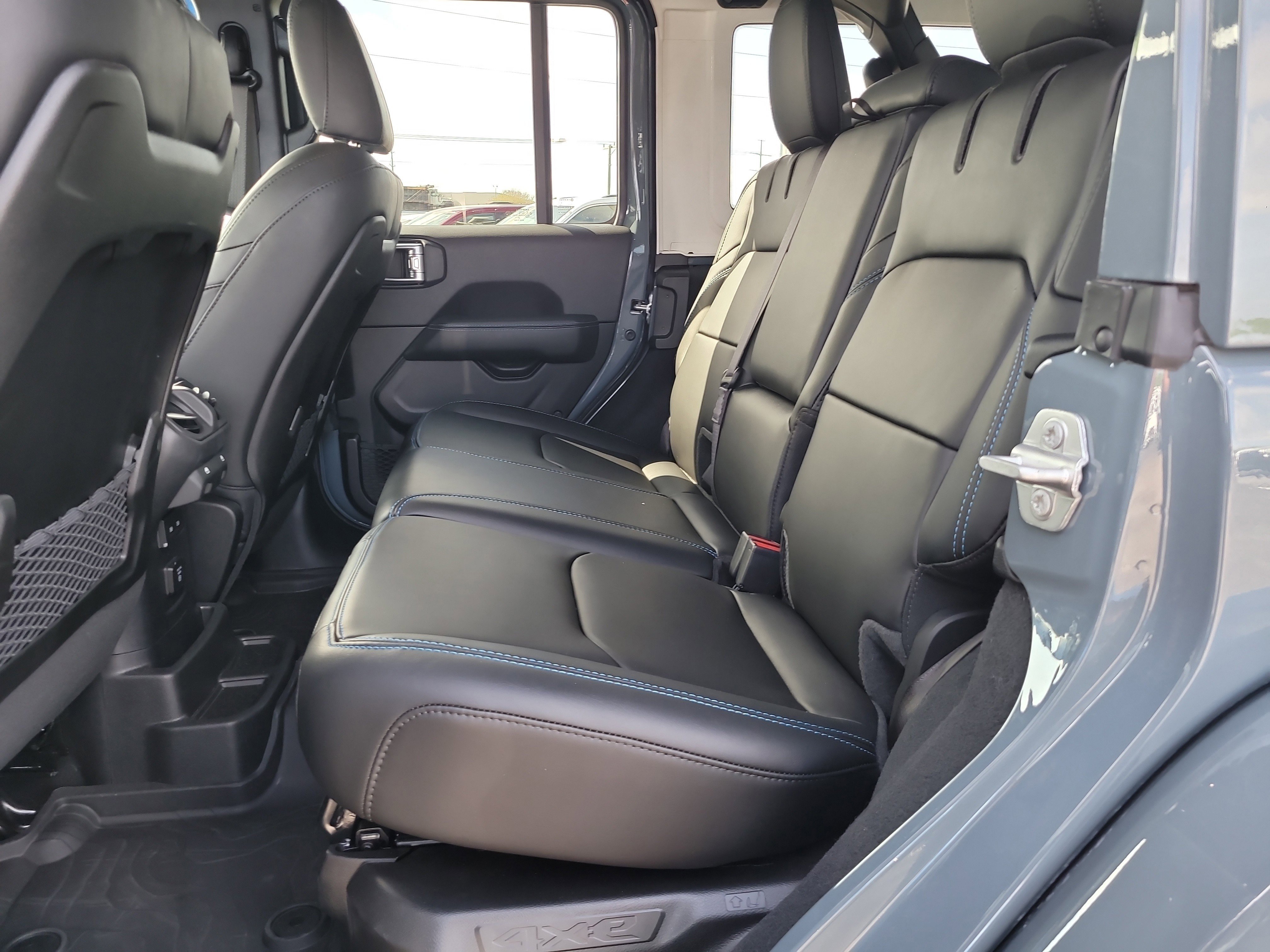 Used 2024 Jeep Wrangler Unlimited Rubicon 4xe image 11