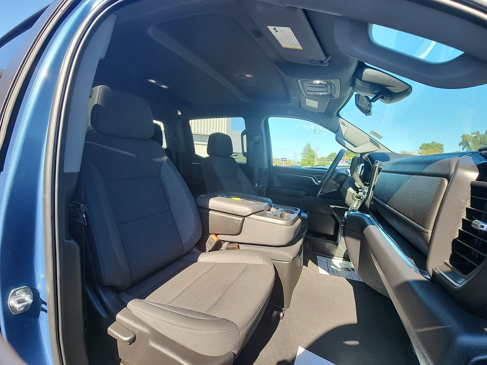 Used 2024 Chevrolet Silverado 1500 LT AWD/4WD image 22