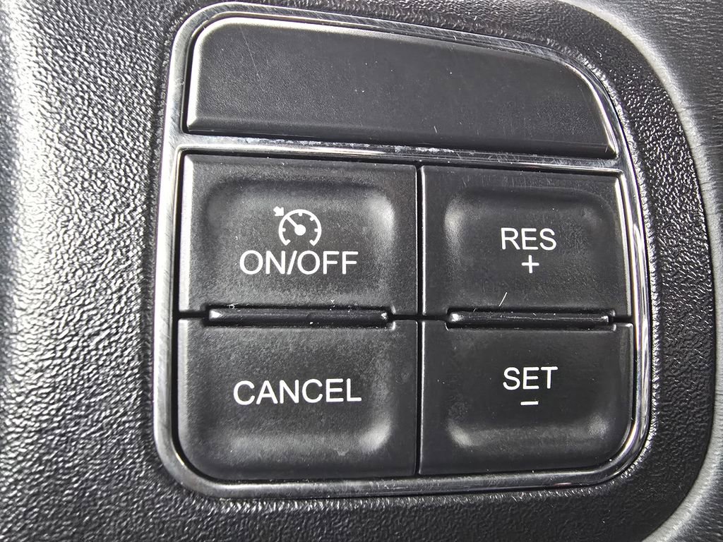 Used 2017 Jeep Wrangler Unlimited Sahara w/ Connectivity Group image 28