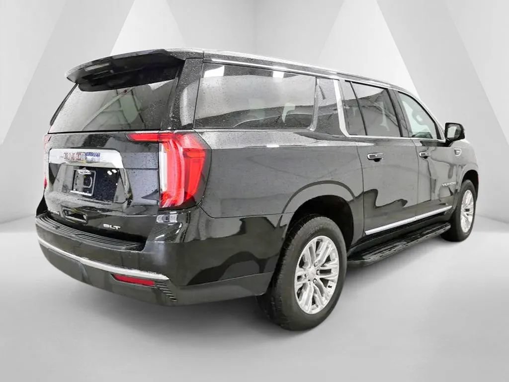 Used 2023 GMC Yukon XL SLT w/ SLT Luxury Package AWD/4WD image 7