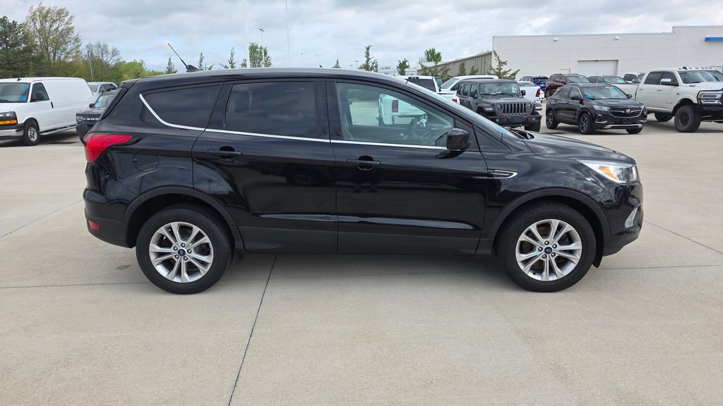 Used 2019 Ford Escape SE image 6