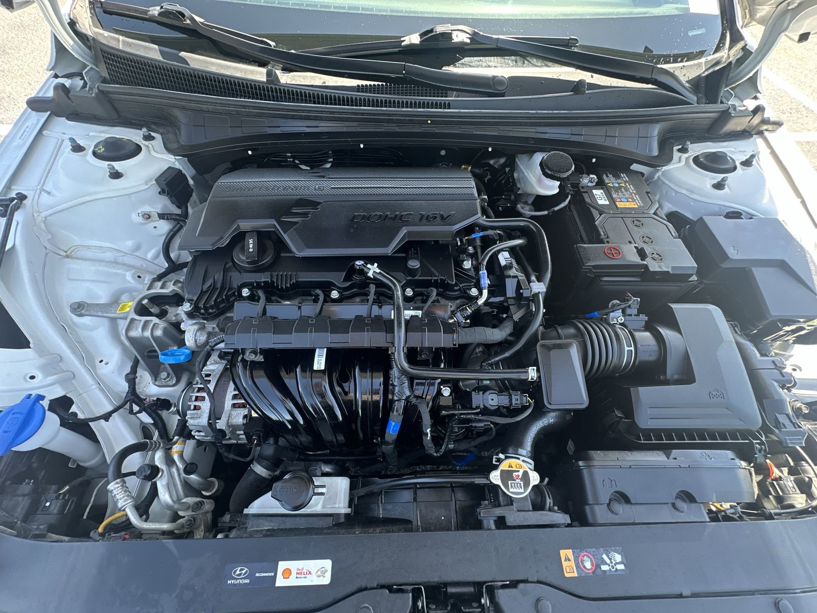 Used 2025 Hyundai Elantra SE FWD image 33