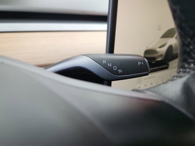 Used 2023 Tesla Model Y Long Range image 18