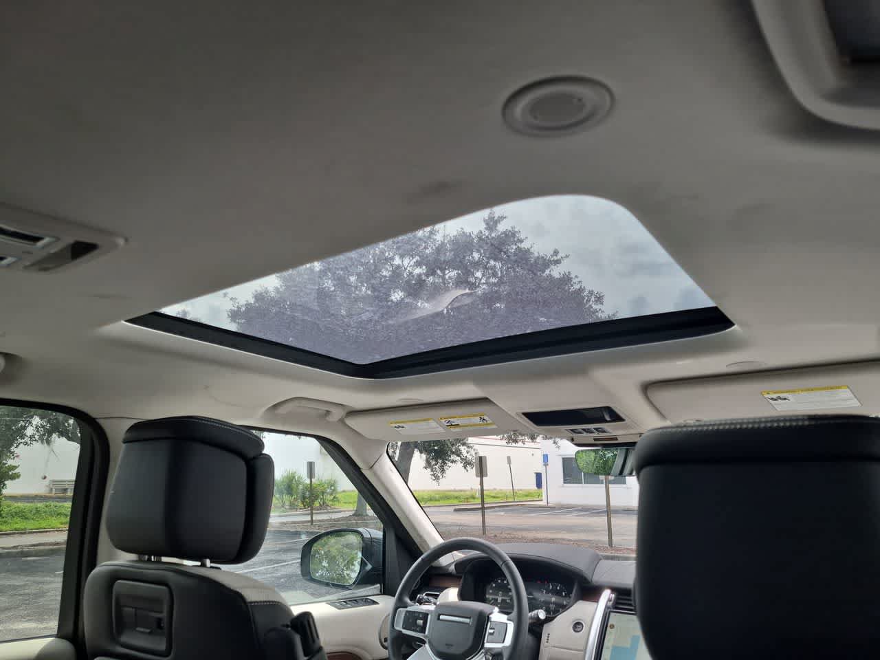 Certified 2025 Land Rover Discovery Dynamic SE AWD/4WD image 22