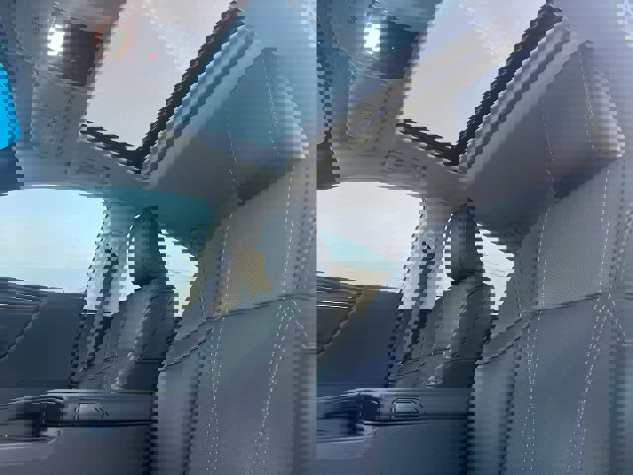 Used 2024 Lexus ES 300h w/ Luxury Package image 11