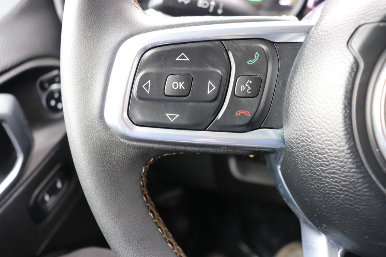 Used 2024 Jeep Wrangler Sahara image 28