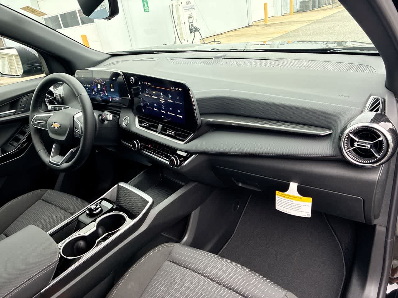 New 2027 Chevrolet Equinox LT w/ Safety and Technology Package FWD image 28