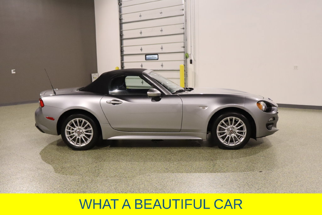 Used 2017 FIAT 124 Spider Classica RWD image 11