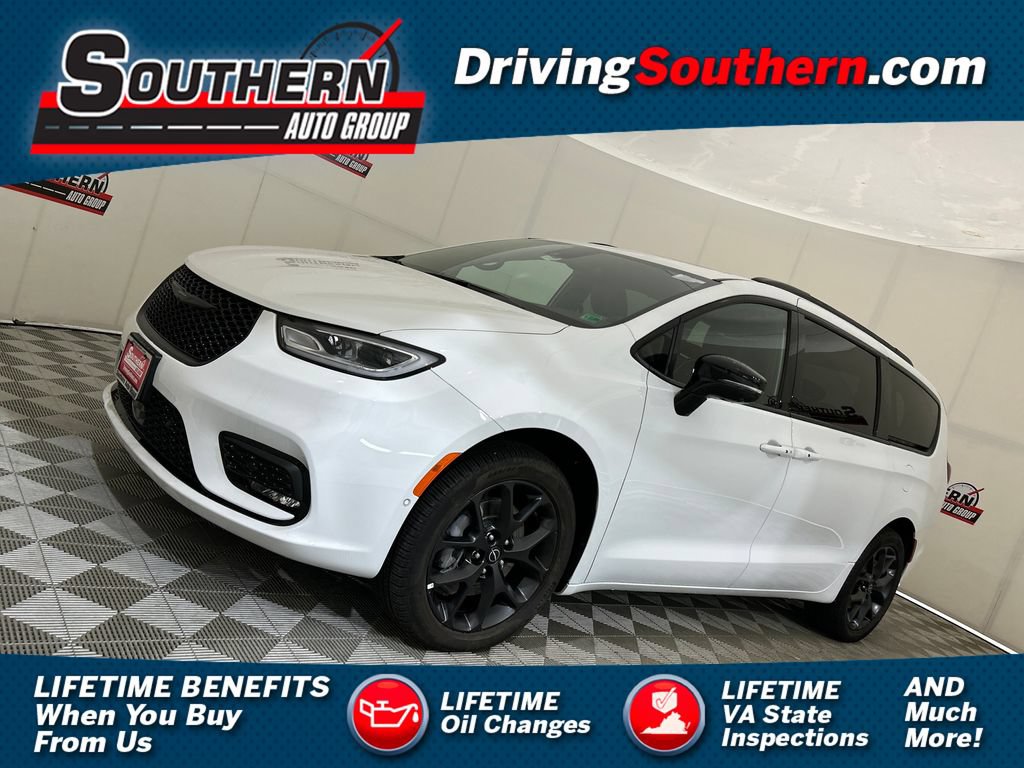 New 2026 Chrysler Pacifica Limited w/ S Appearance Package