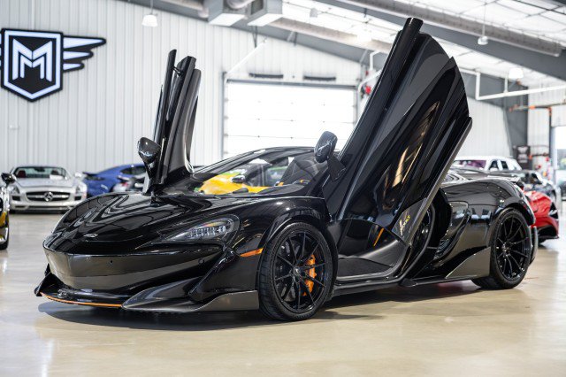 Used 2020 McLaren 600LT Spider RWD image 2