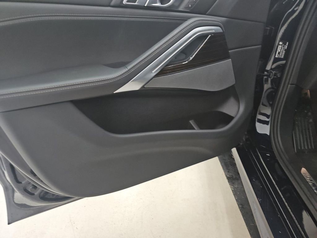 Used 2026 BMW X6 xDrive40i image 8
