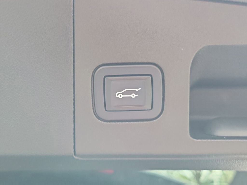 Used 2022 Cadillac XT5 Premium Luxury w/ Technology Package image 10