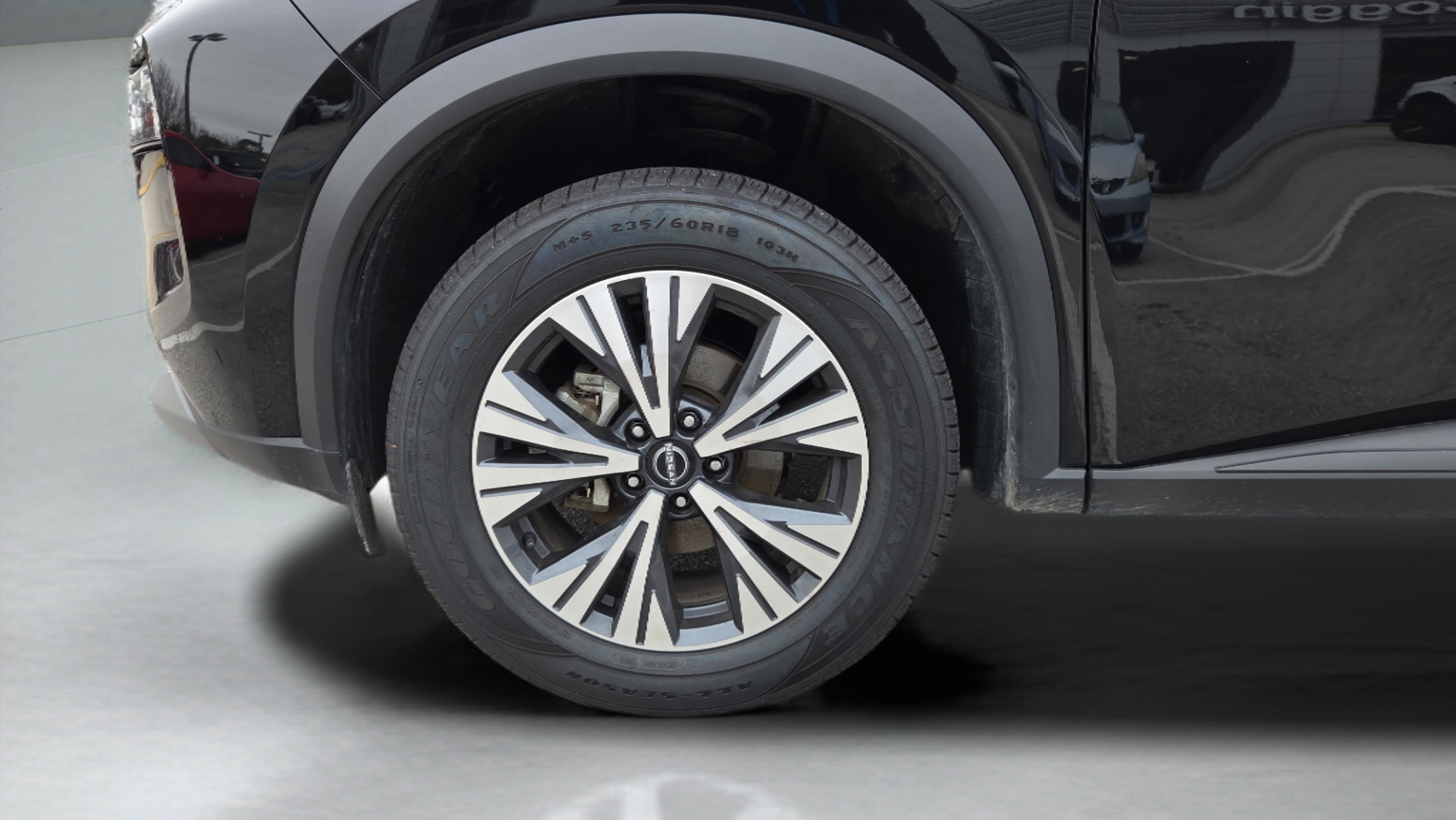 Used 2023 Nissan Rogue SV image 10