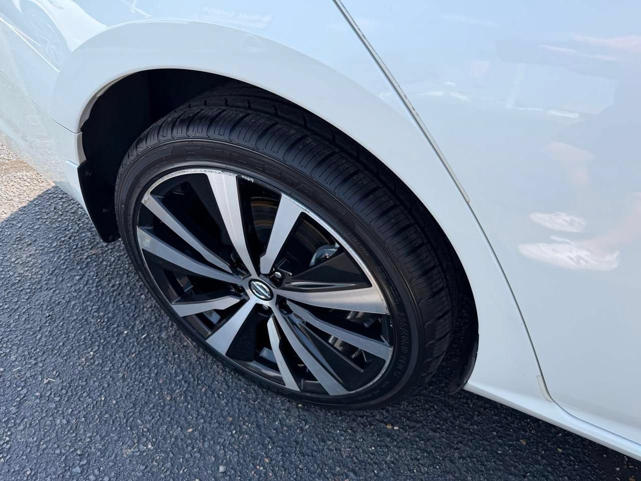 Used 2022 Nissan Altima 2.5 SR AWD/4WD image 12
