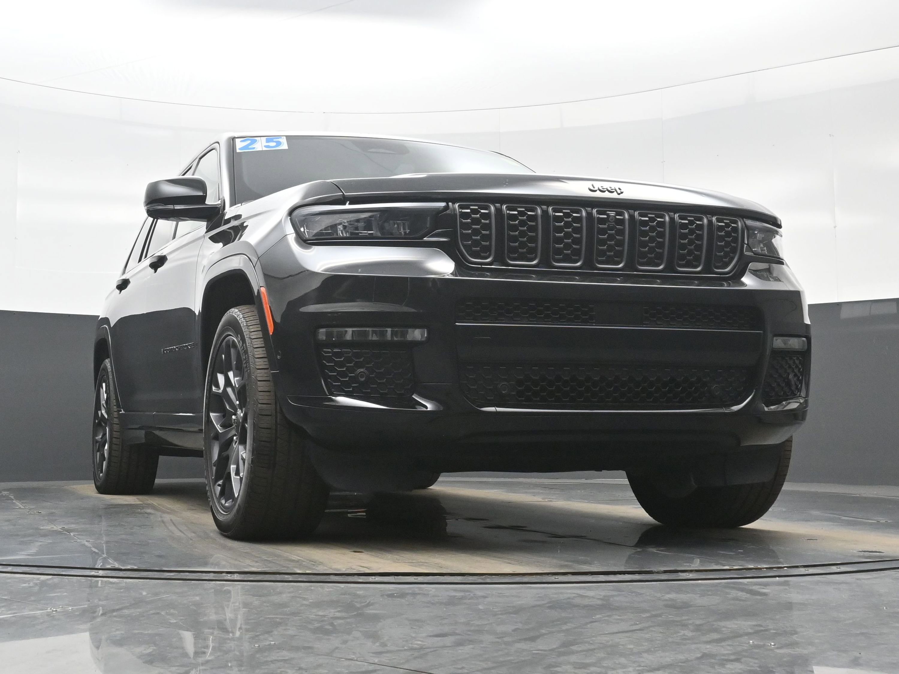 Used 2025 Jeep Grand Cherokee L Summit image 33