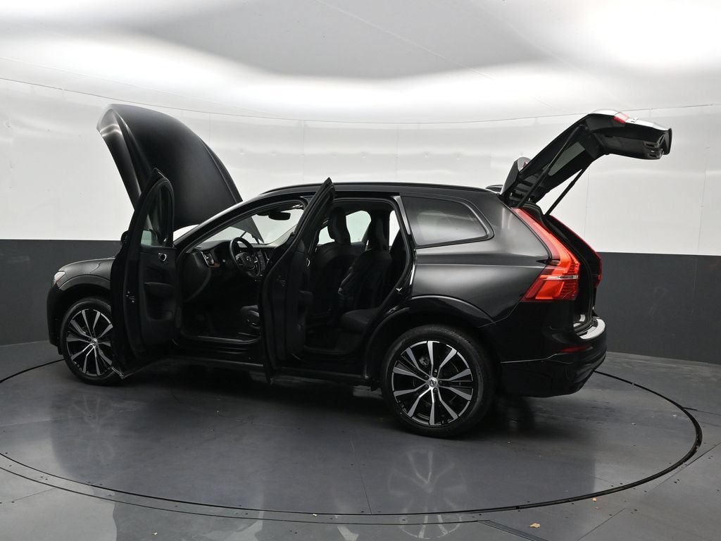 Used 2024 Volvo XC60 B5 Plus w/ Protection Package Premier AWD/4WD image 36