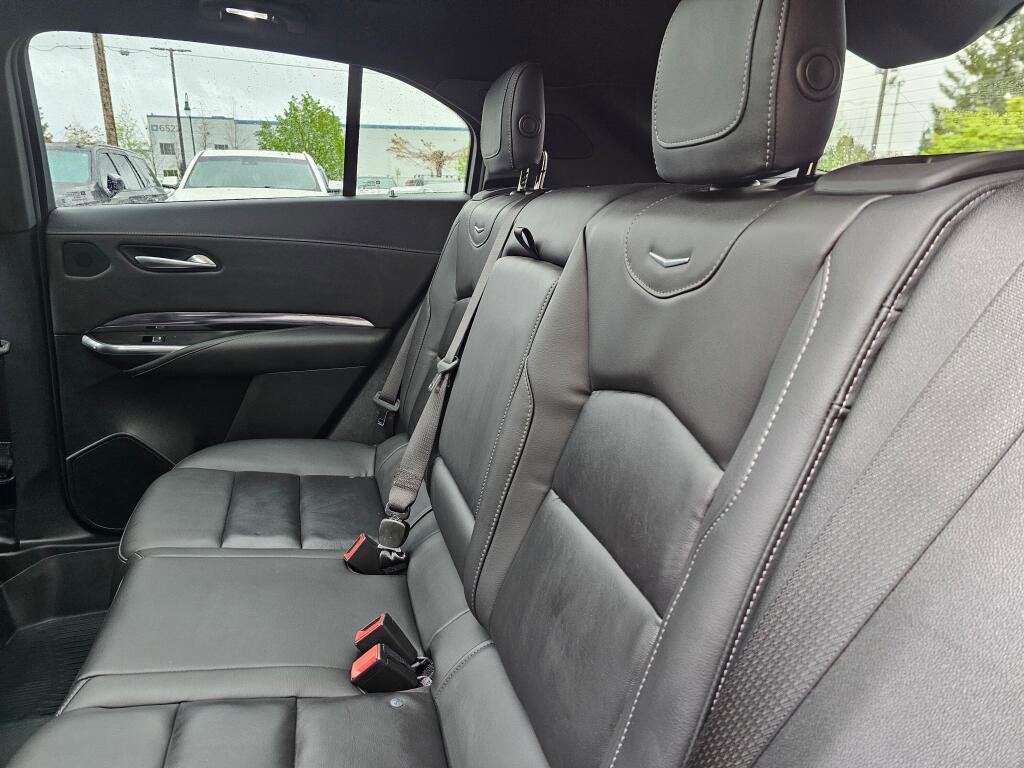 Used 2023 Cadillac XT4 Luxury w/ Cold Weather Package AWD/4WD image 21