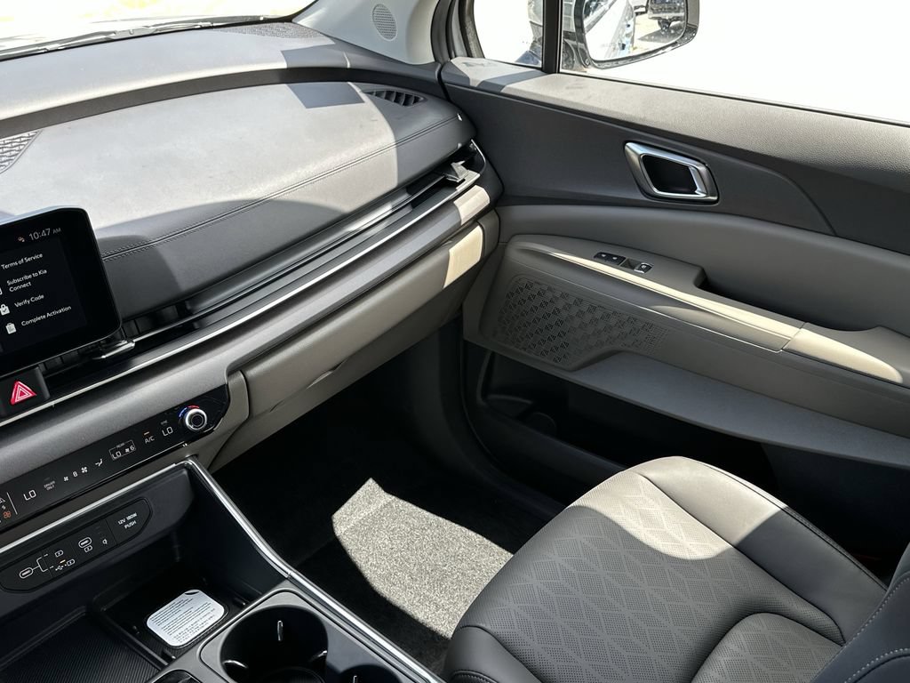 New 2026 Kia Carnival EX FWD image 12