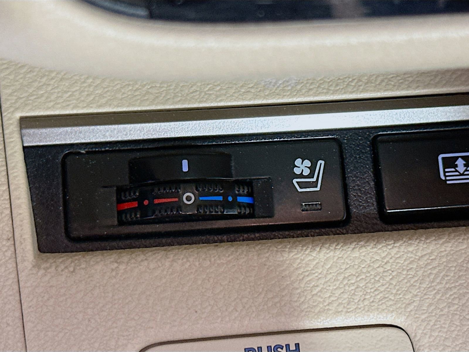 Used 2013 Lexus ES 350 w/ Luxury Pkg FWD image 20