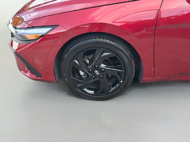 Certified 2026 Hyundai Elantra Sport FWD image 30